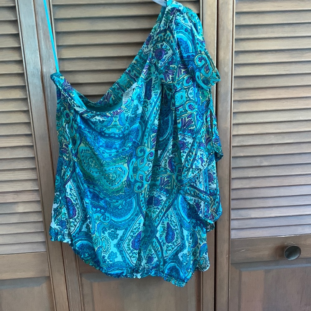 One shoulder top